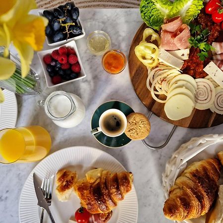 The Secret Garden - Keszthely Bed & Breakfast Bagian luar foto