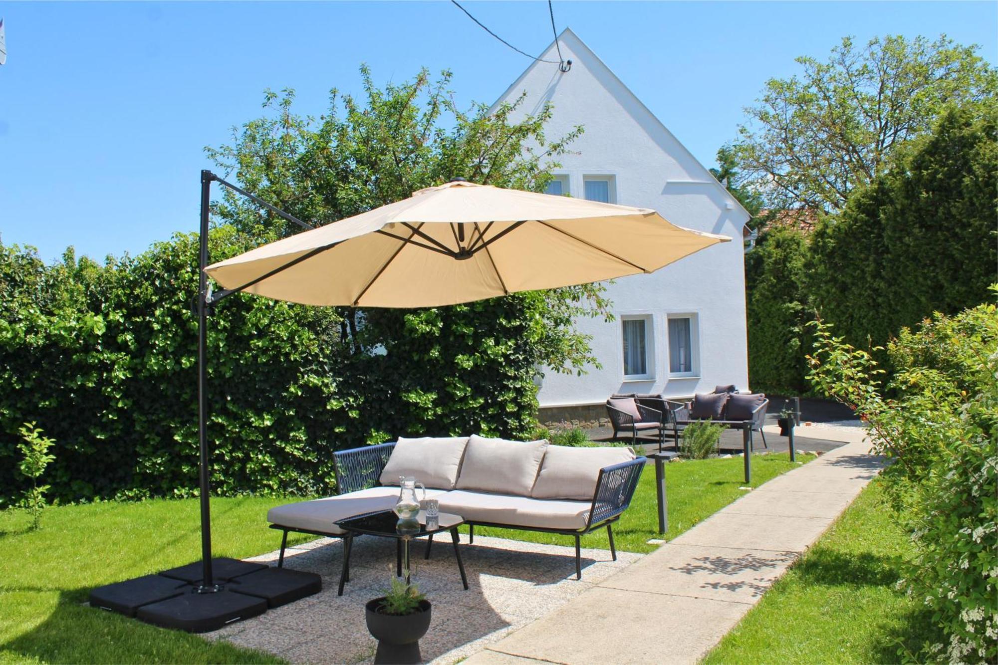The Secret Garden - Keszthely Bed & Breakfast Bagian luar foto