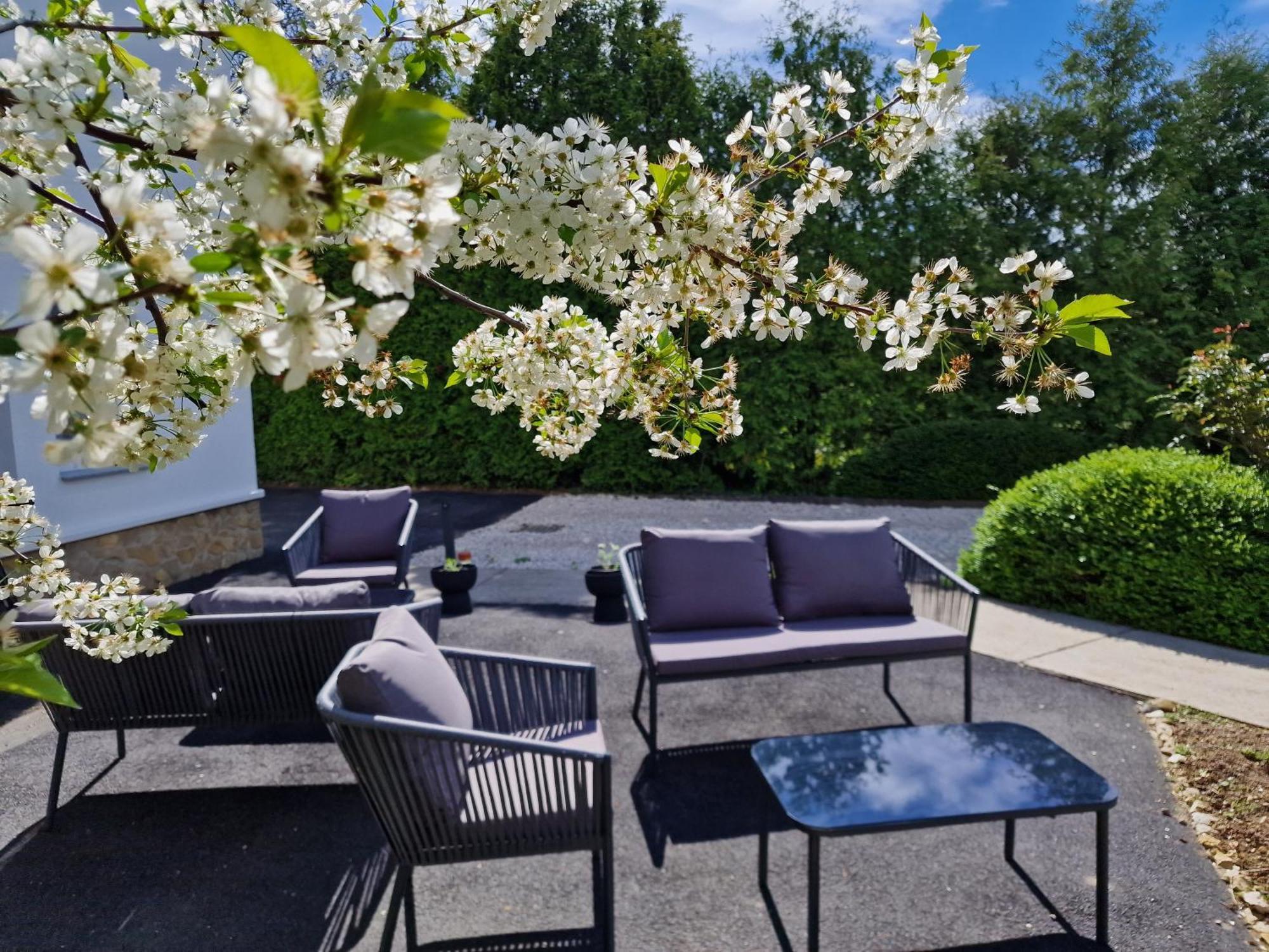 The Secret Garden - Keszthely Bed & Breakfast Bagian luar foto