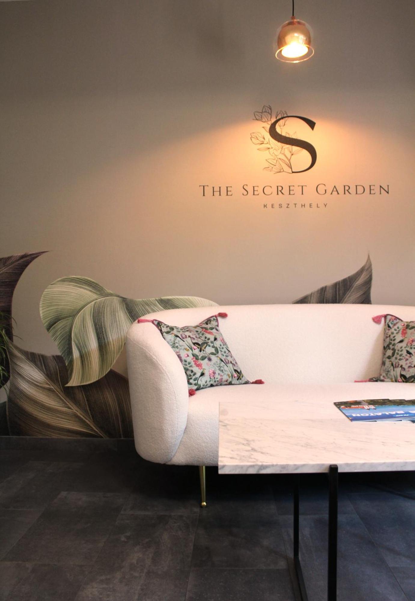The Secret Garden - Keszthely Bed & Breakfast Bagian luar foto